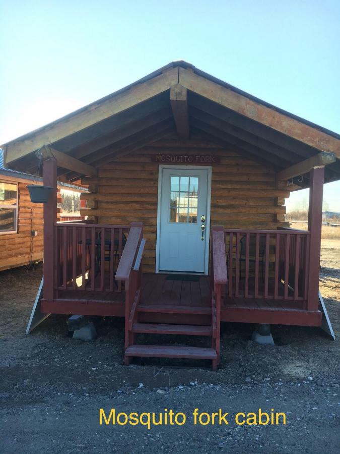Alaska Log Cabins On The Pond Clear Creek Park Exterior photo